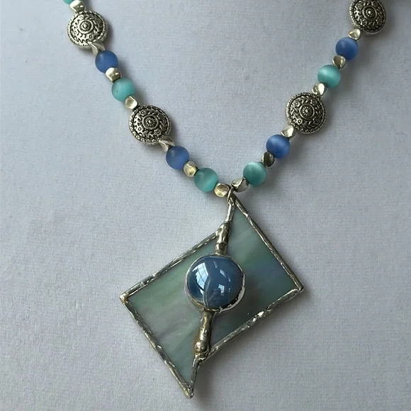 Unique Beaded & Glass Necklace - Picture 8 of 9